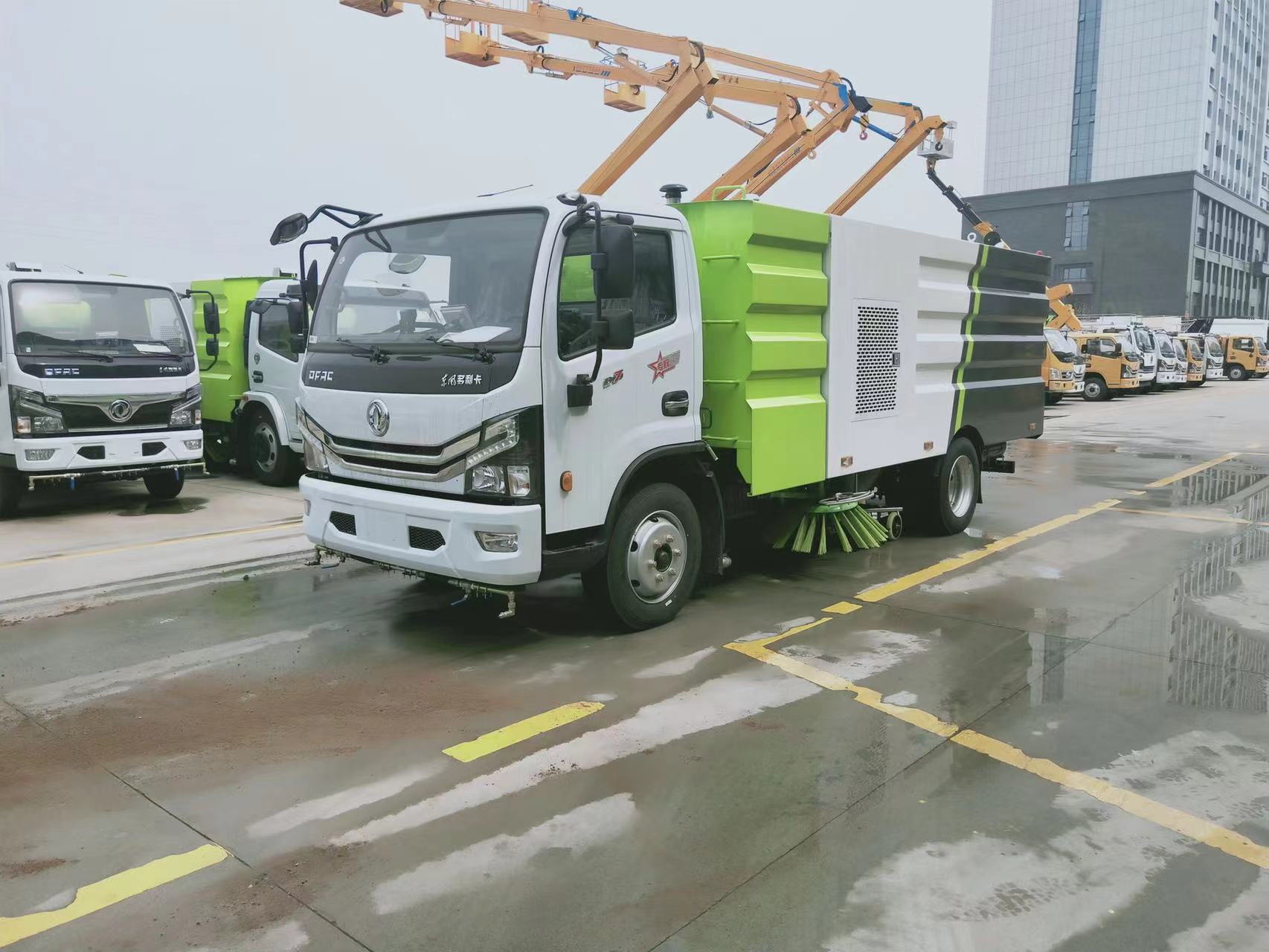 東風(fēng)多利卡D7 11.5方洗掃車(chē)