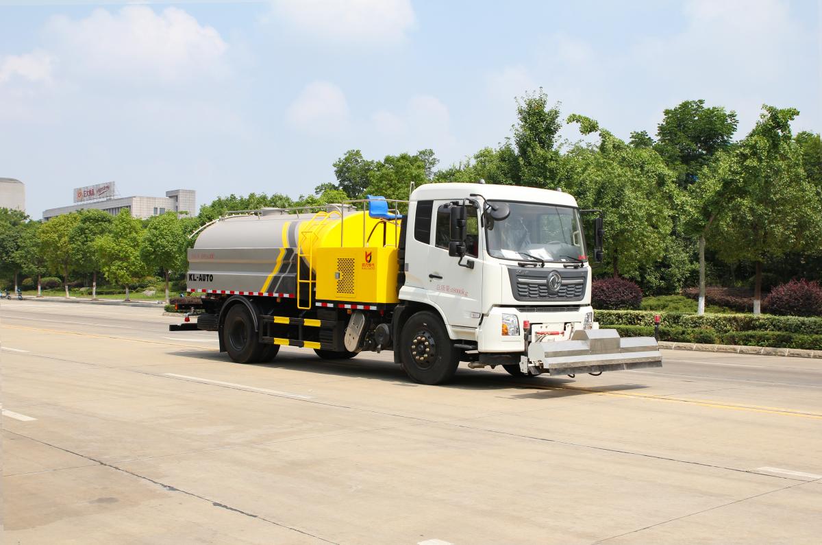 東風(fēng)天錦道路清洗車(chē)
